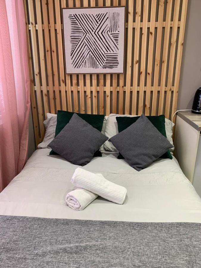 Cambridge Suites Harmondsworth Exteriör bild