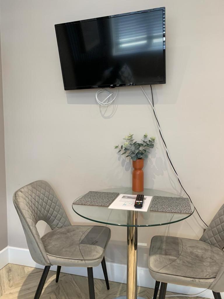 Cambridge Suites Harmondsworth Exteriör bild